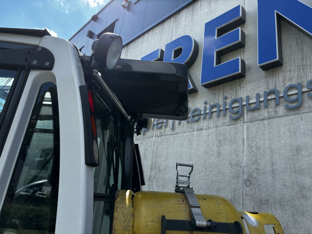 UniCarriers-UD1D2A32LQ-Treibgasstapler-www.frenz-gabelstapler.de UniCarriers-UD1D2A32LQ-Treibgasstapler-www.frenz-gabelstapler.de