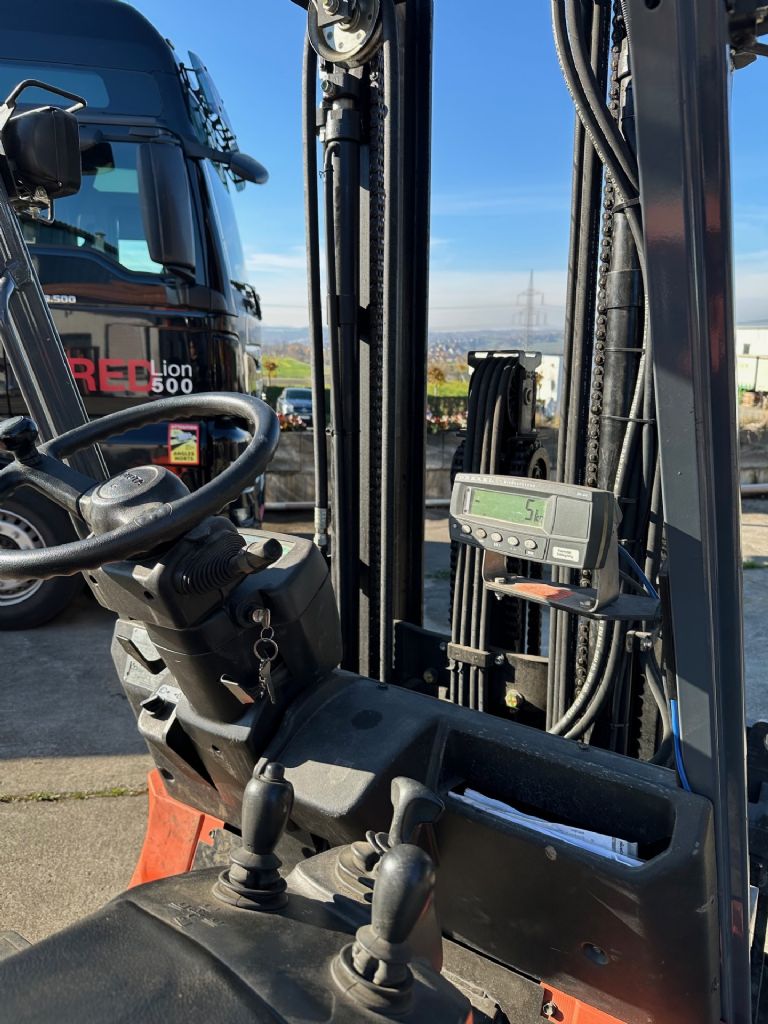 Toyota 8FBMT25 Elektro 4 Rad-Stapler gfg-gabelstapler.de