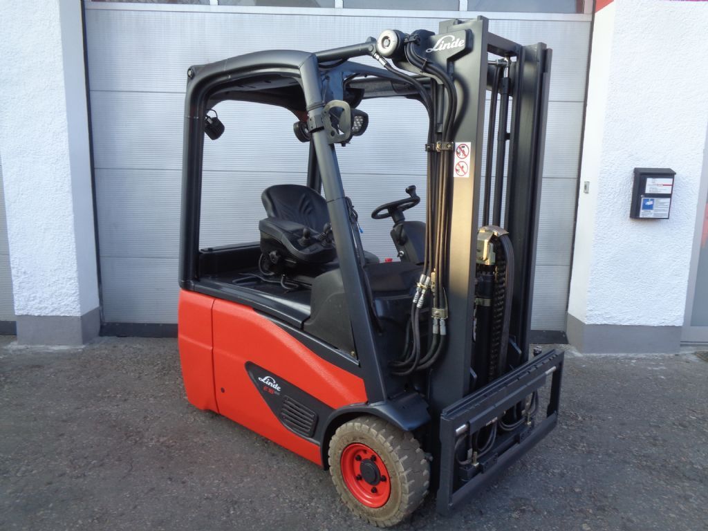 Linde-E16-02-Elektro 3 Rad-Stapler www.gabelstapler-graf.de