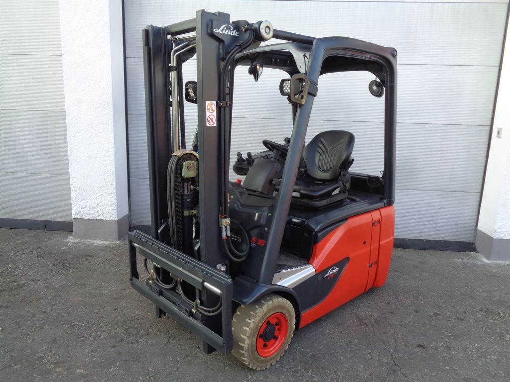 Linde-E16-02-Elektro 3 Rad-Stapler www.gabelstapler-graf.de