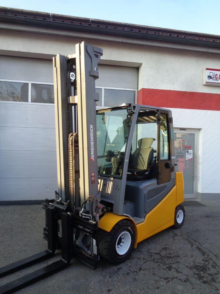 Jungheinrich-EFG S30-Elektro 4 Rad-Stapler www.graf-stapler.de