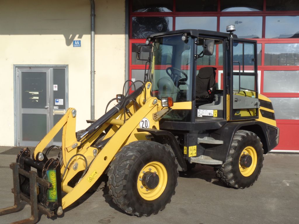 Yanmar-V80-Radlader www.gabelstapler-graf.de