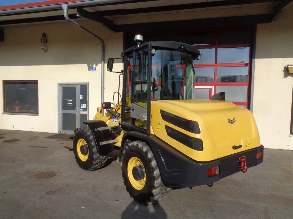 Yanmar-V80-Radlader www.gabelstapler-graf.de