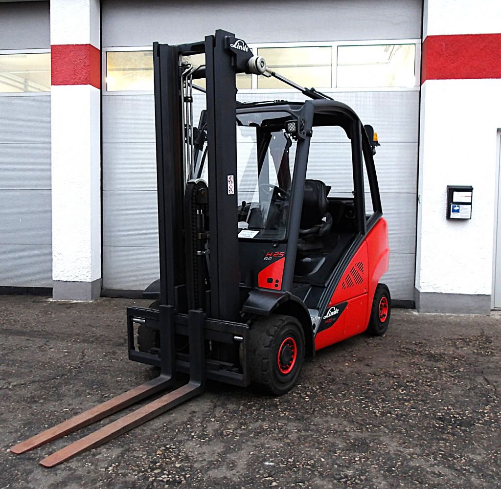 Linde-H25D-02-Dieselstapler www.gabelstapler-graf.de
