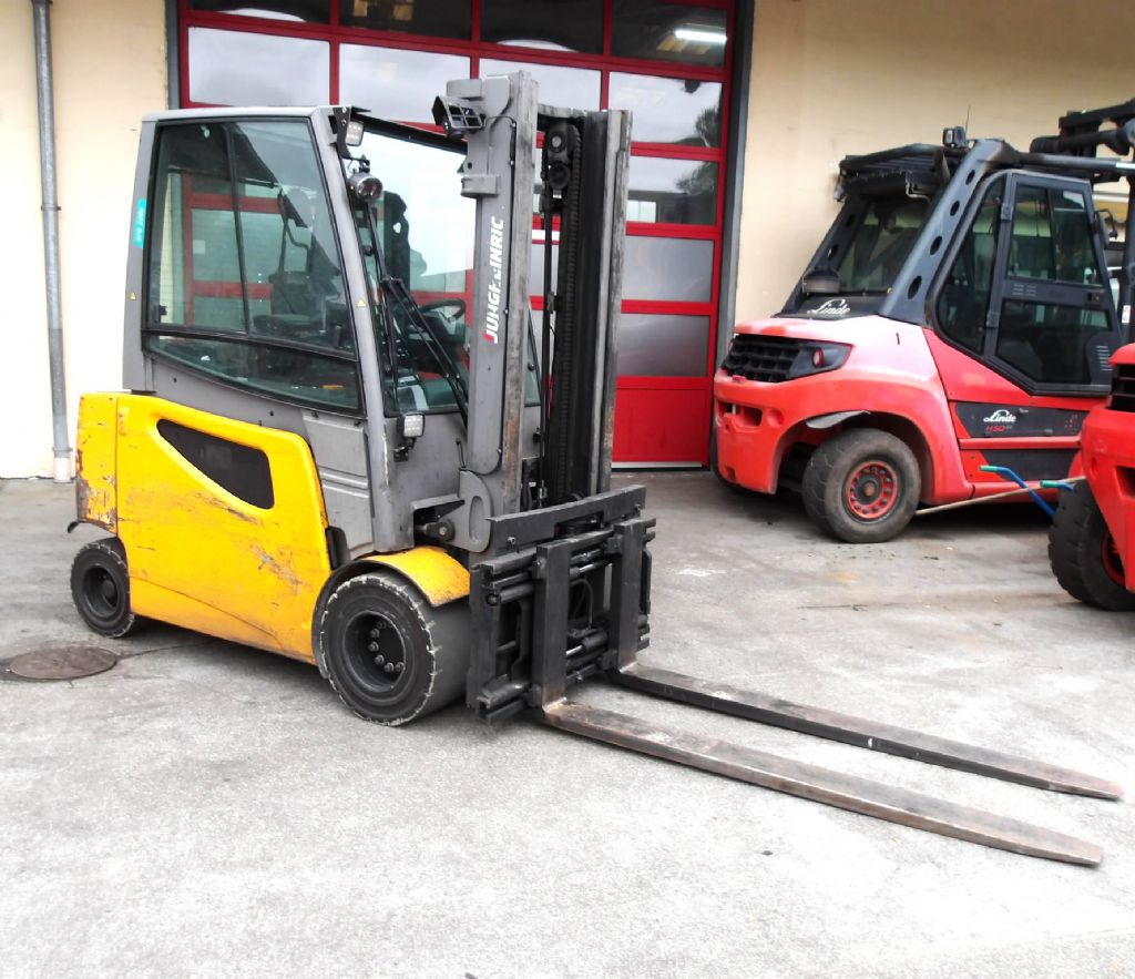 Jungheinrich-EFG S30s-Elektro 4 Rad-Stapler www.gabelstapler-graf.de