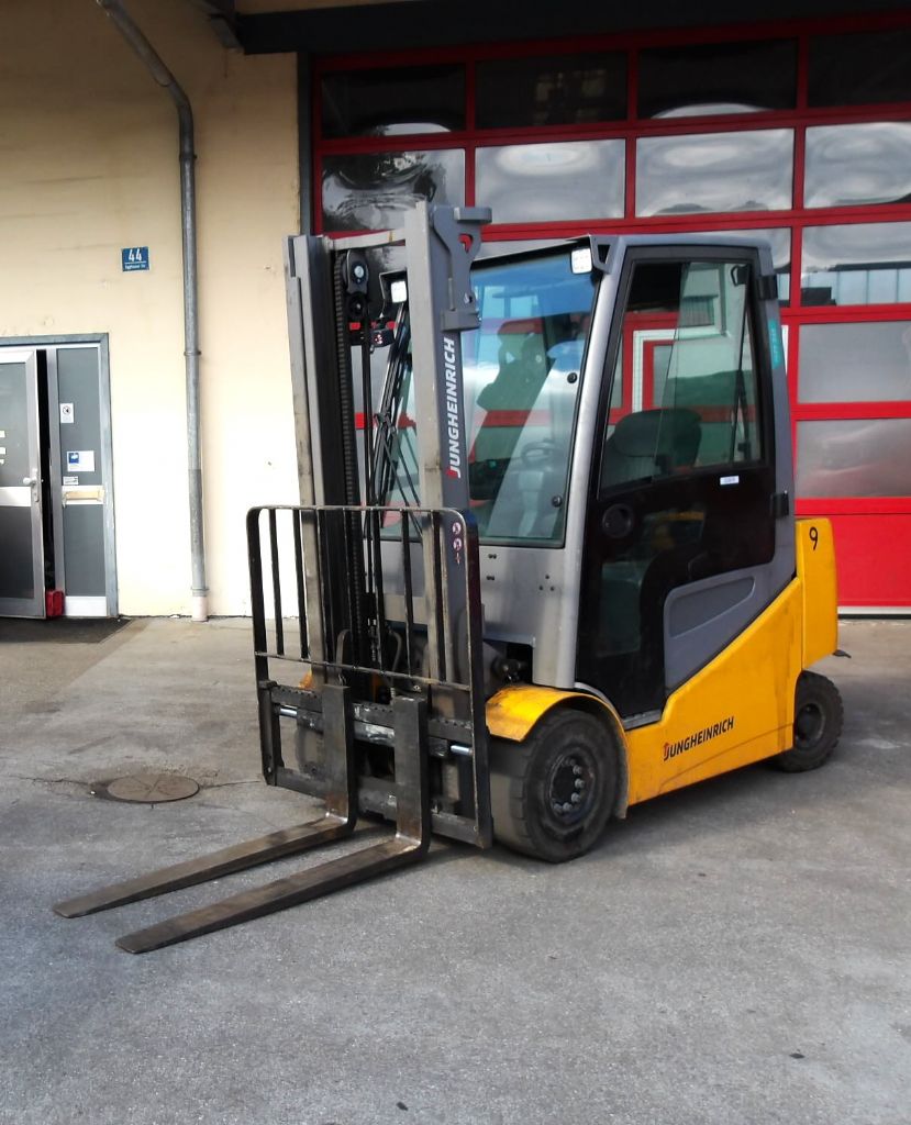 Jungheinrich-EFG 425s-Elektro 4 Rad-Stapler www.gabelstapler-graf.de