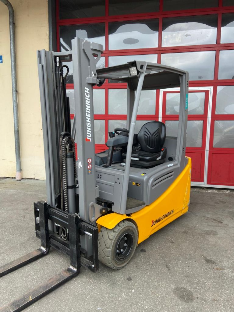 Jungheinrich-EFG 220-Elektro 3 Rad-Stapler www.gabelstapler-graf.de