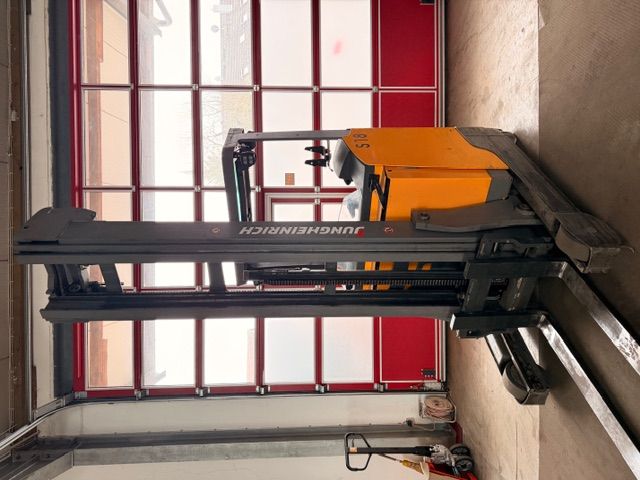 Jungheinrich-ETV214-Schubmaststapler www.gabelstapler-graf.de