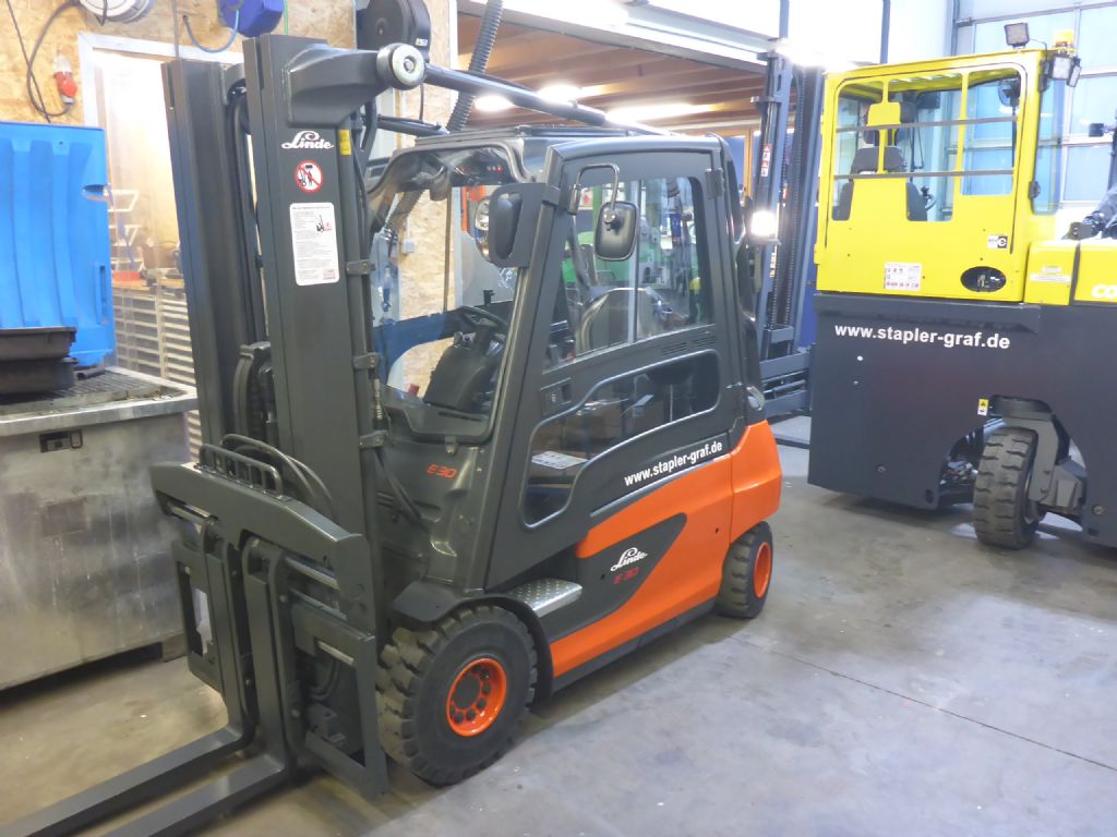 Linde-E30-Elektro 4 Rad-Stapler-www.stapler-graf.de