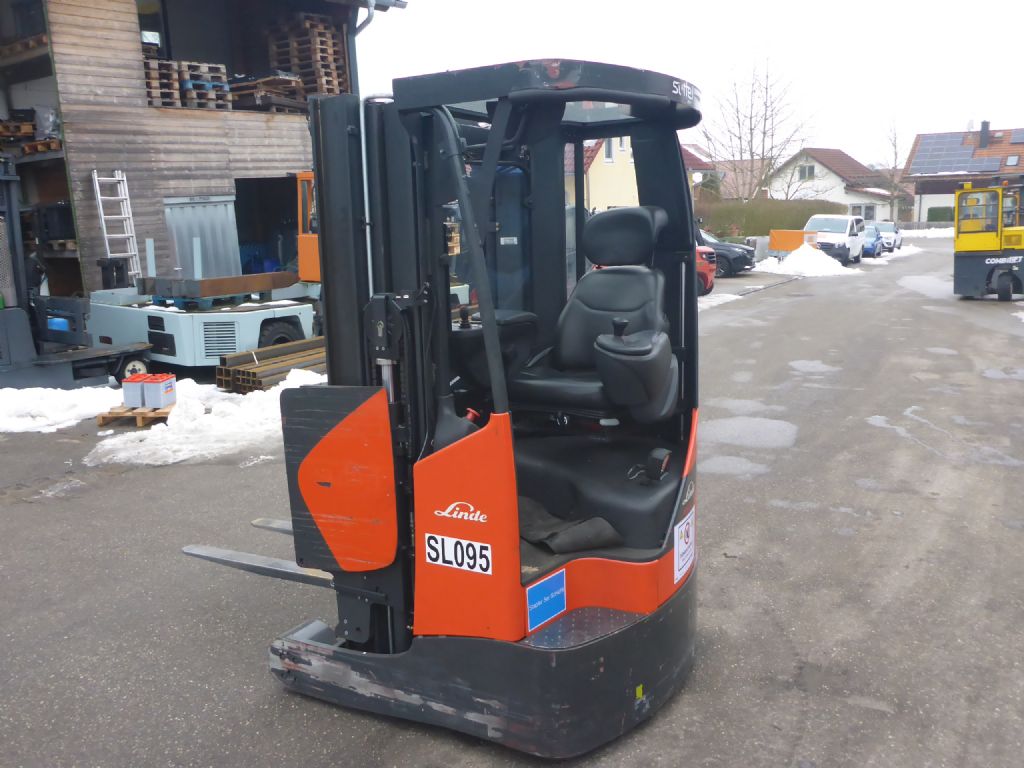 Linde-R14X-Schubmaststapler-www.stapler-graf.de