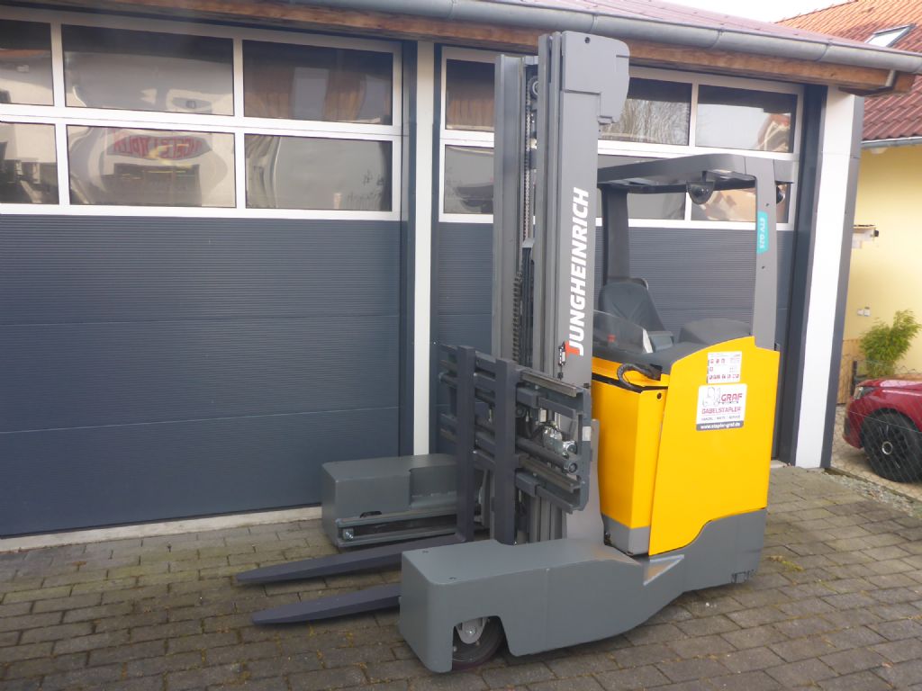 Jungheinrich-ETV Q25-Vierwege Schubmaststapler-www.stapler-graf.de