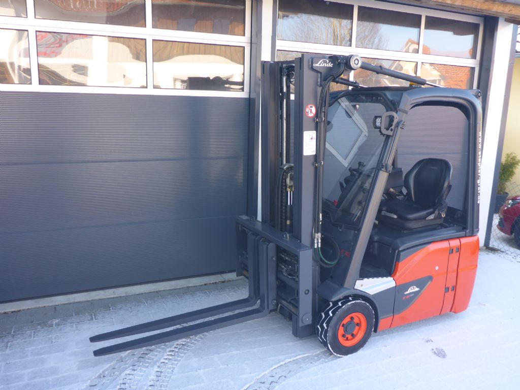 Linde-E16 C-Elektro 3 Rad-Stapler-www.stapler-graf.de