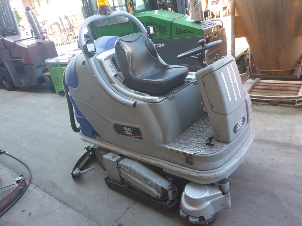 Dulevo-RO 25-100-Scheuersaugmaschine-www.stapler-graf.de