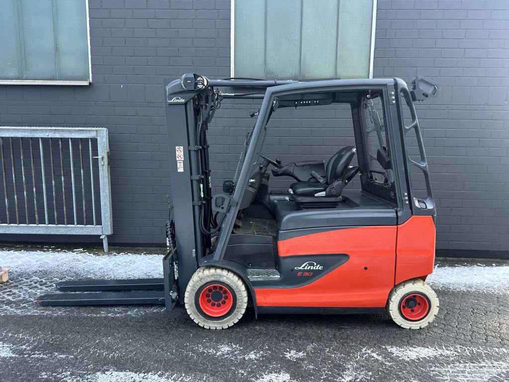 Linde E30HL-01/600 Elektro 4 Rad-Stapler www.graf-gabelstapler.de