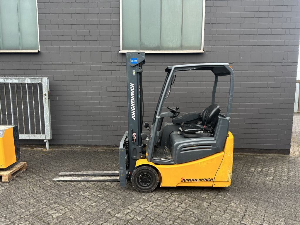 Jungheinrich EFG213 Elektro 3 Rad-Stapler www.graf-gabelstapler.de Jungheinrich EFG213 Elektro 3 Rad-Stapler www.graf-gabelstapler.de