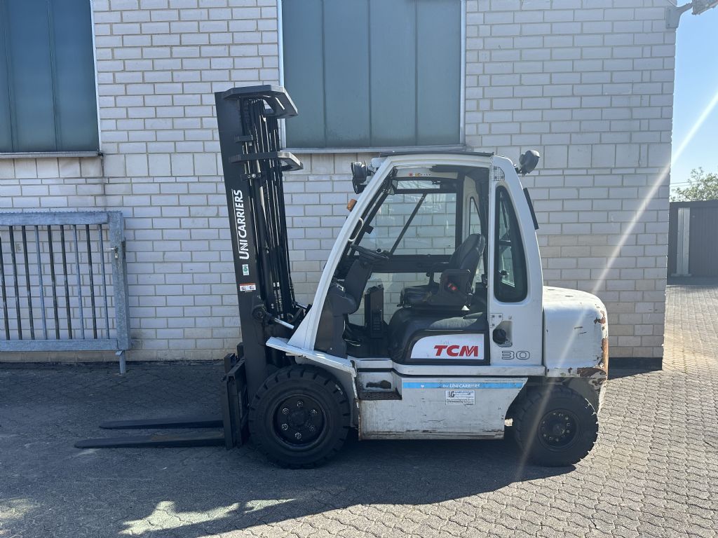 TCM YG1D2A30Q Dieselstapler www.graf-gabelstapler.de