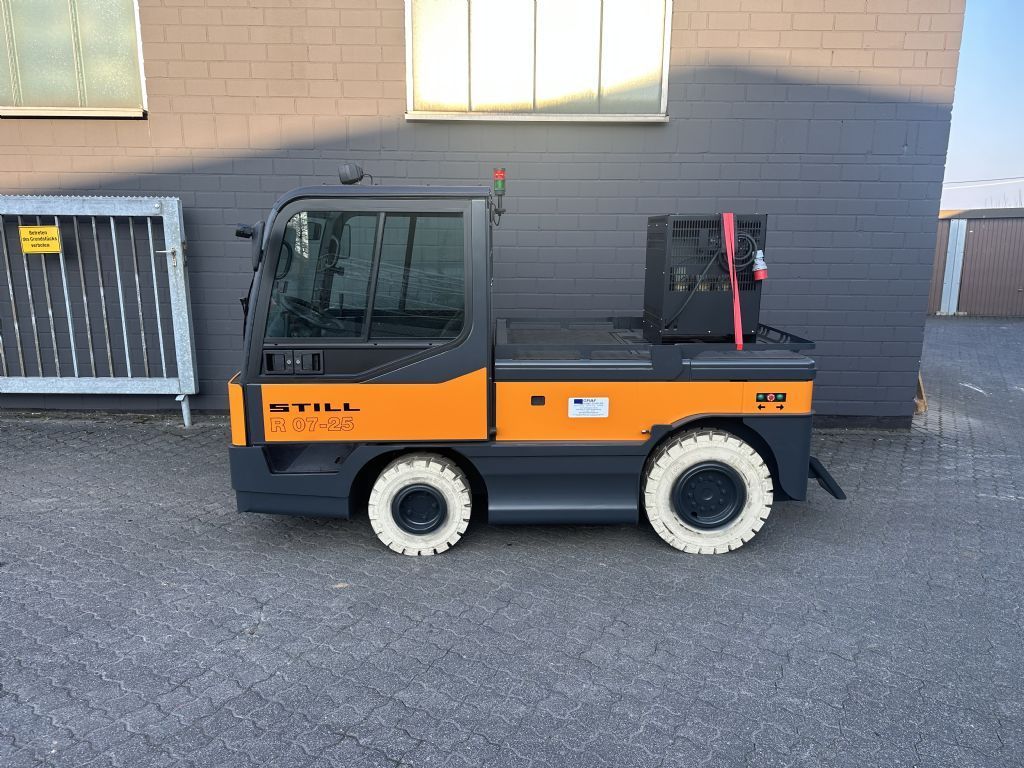 Still R 07-25 Schlepper www.graf-gabelstapler.de