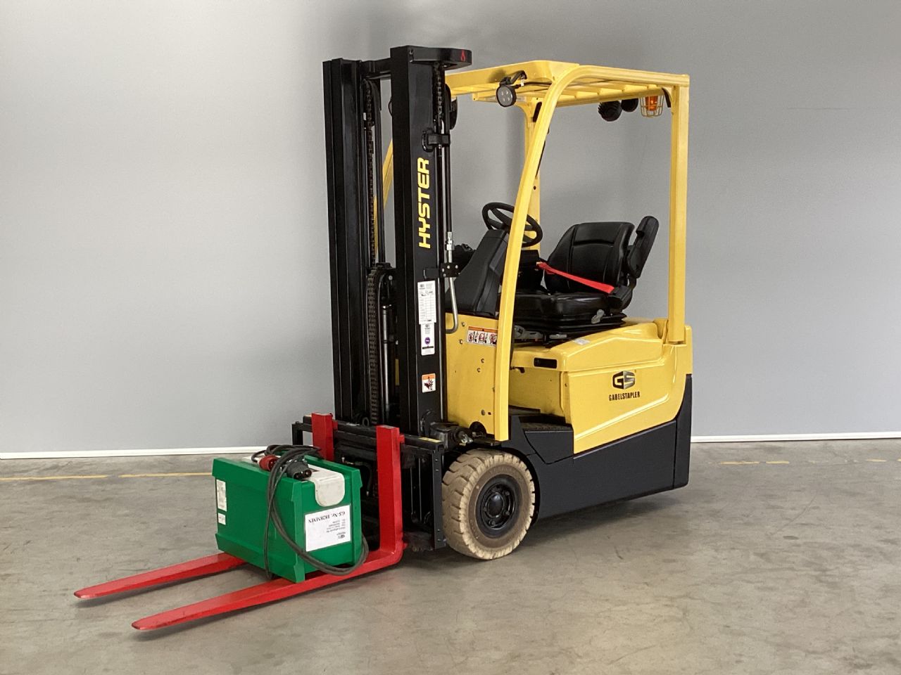 Hyster-A1.3XNT-Elektro 3 Rad-Stapler-www.gs-gabelstapler.de
