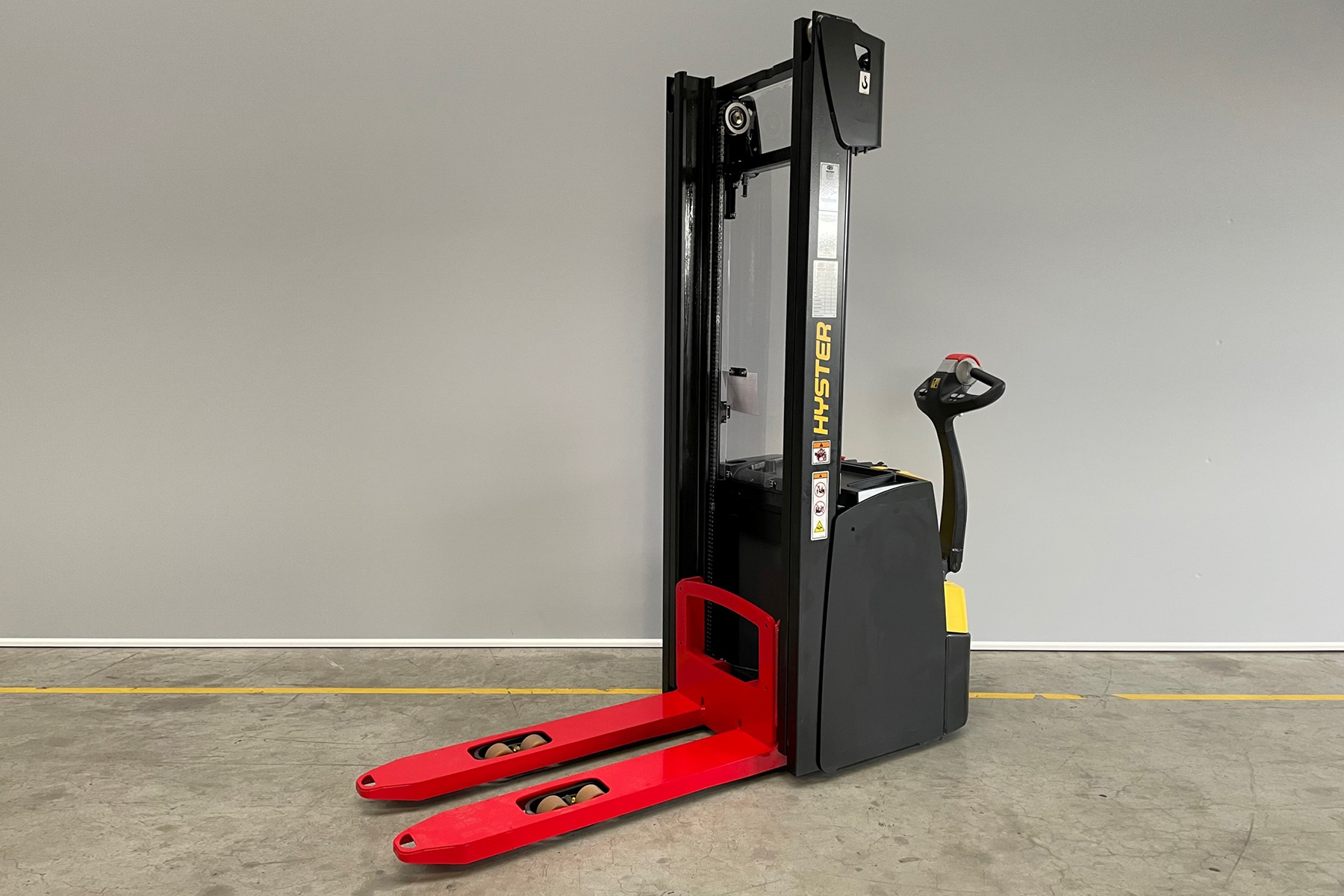Hyster-S1.6-Deichselstapler-www.gs-gabelstapler.de