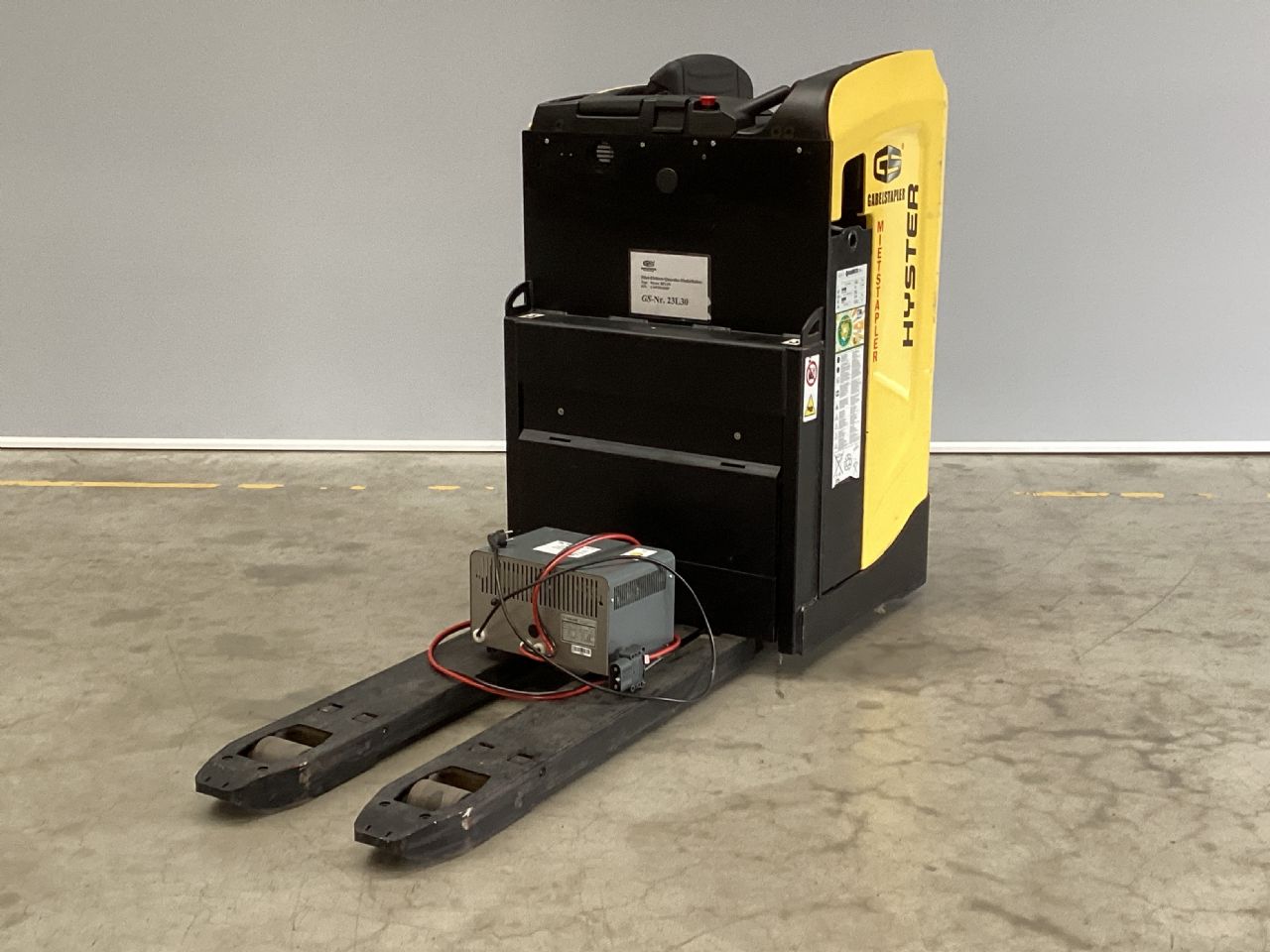 Hyster-RP2.0N-Quersitzstapler-www.gs-gabelstapler.de