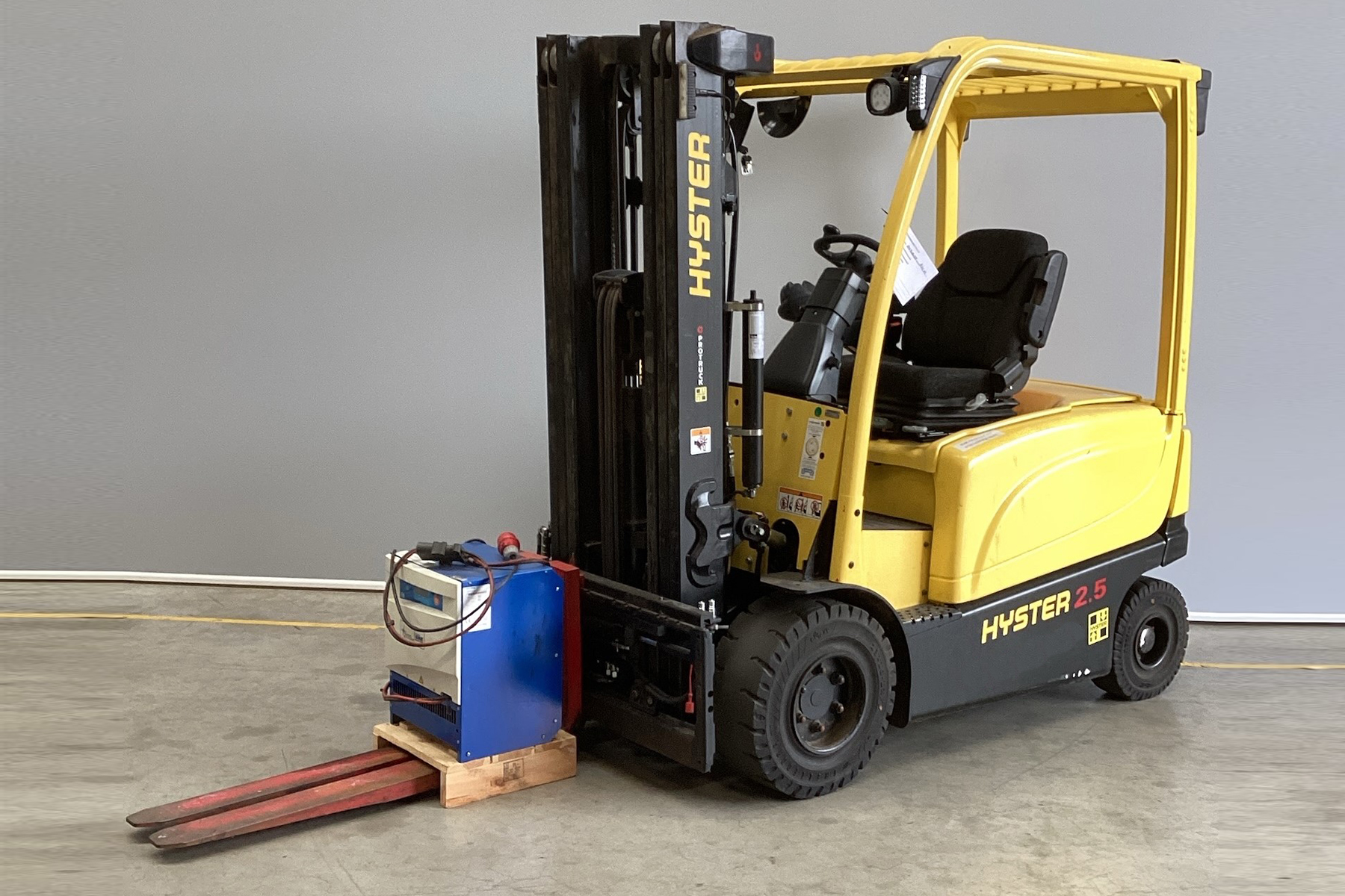 Hyster-J2.5XN-Elektro 4 Rad-Stapler-www.gs-gabelstapler.de