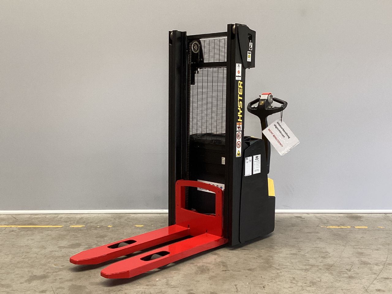 Hyster-S1.0-Deichselstapler-www.gs-gabelstapler.de