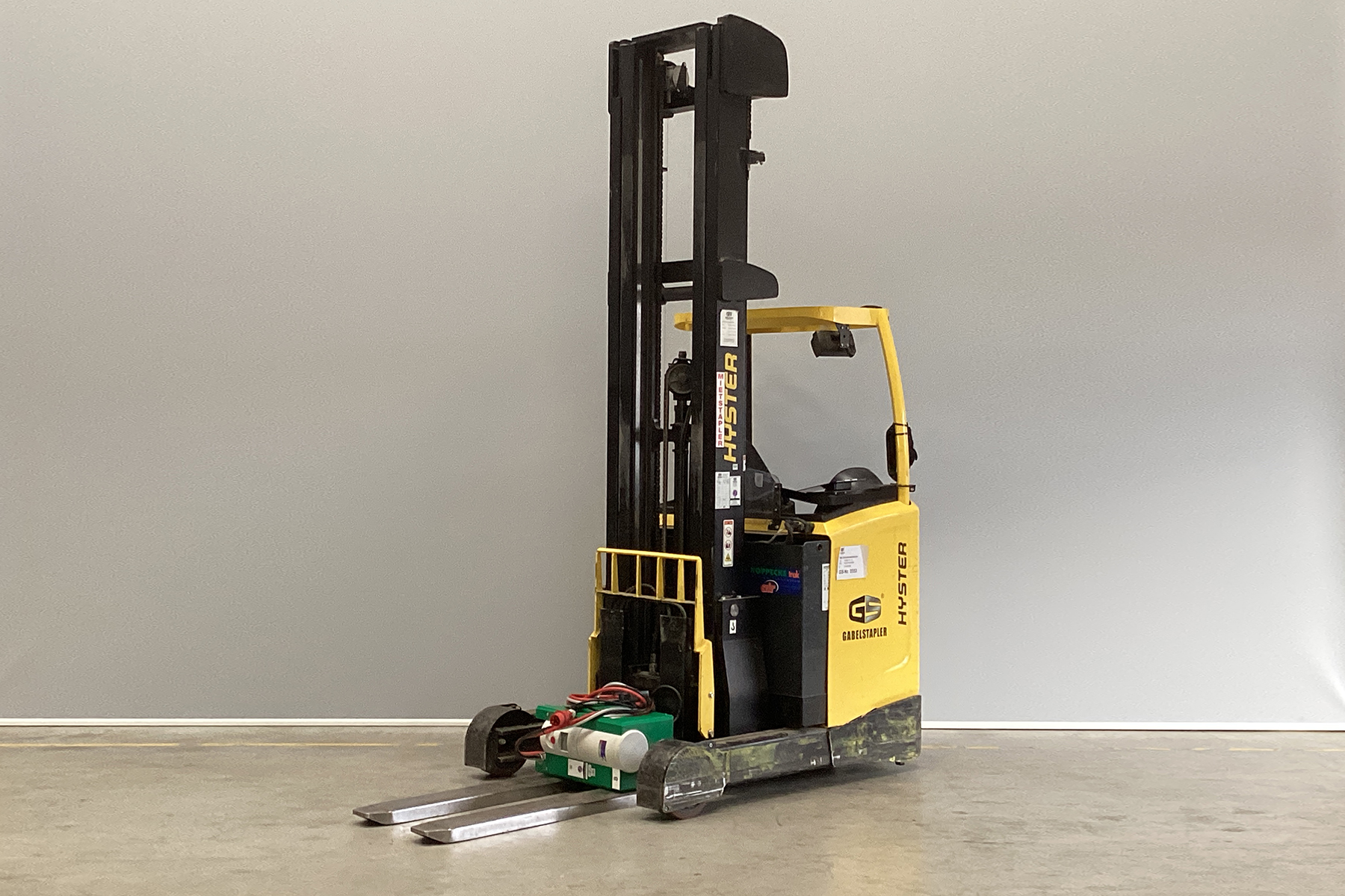 Hyster-R1.6-Schubmaststapler-www.gs-gabelstapler.de