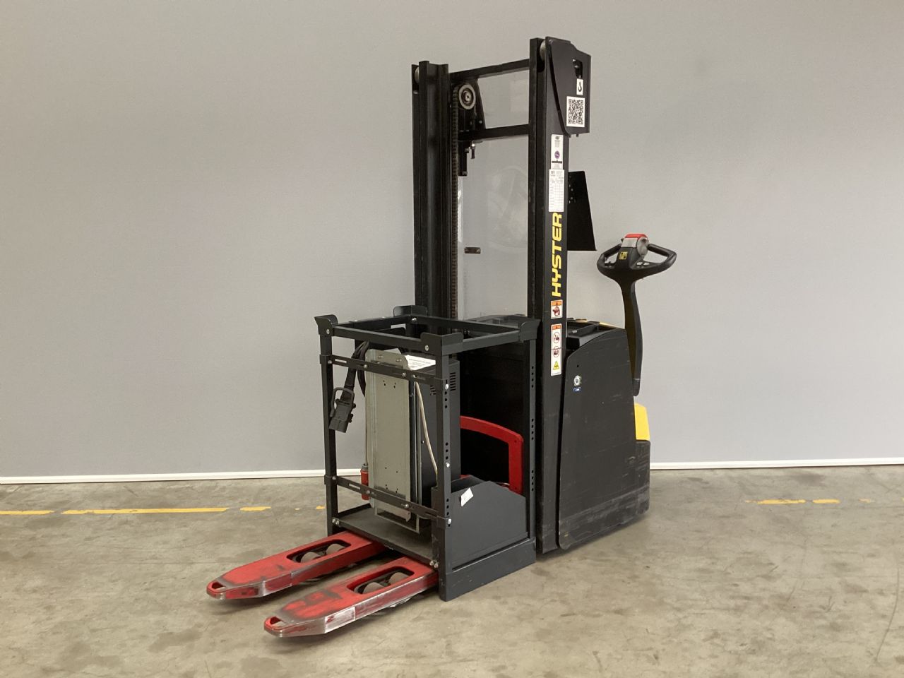 Hyster-S1.6-Deichselstapler-www.gs-gabelstapler.de
