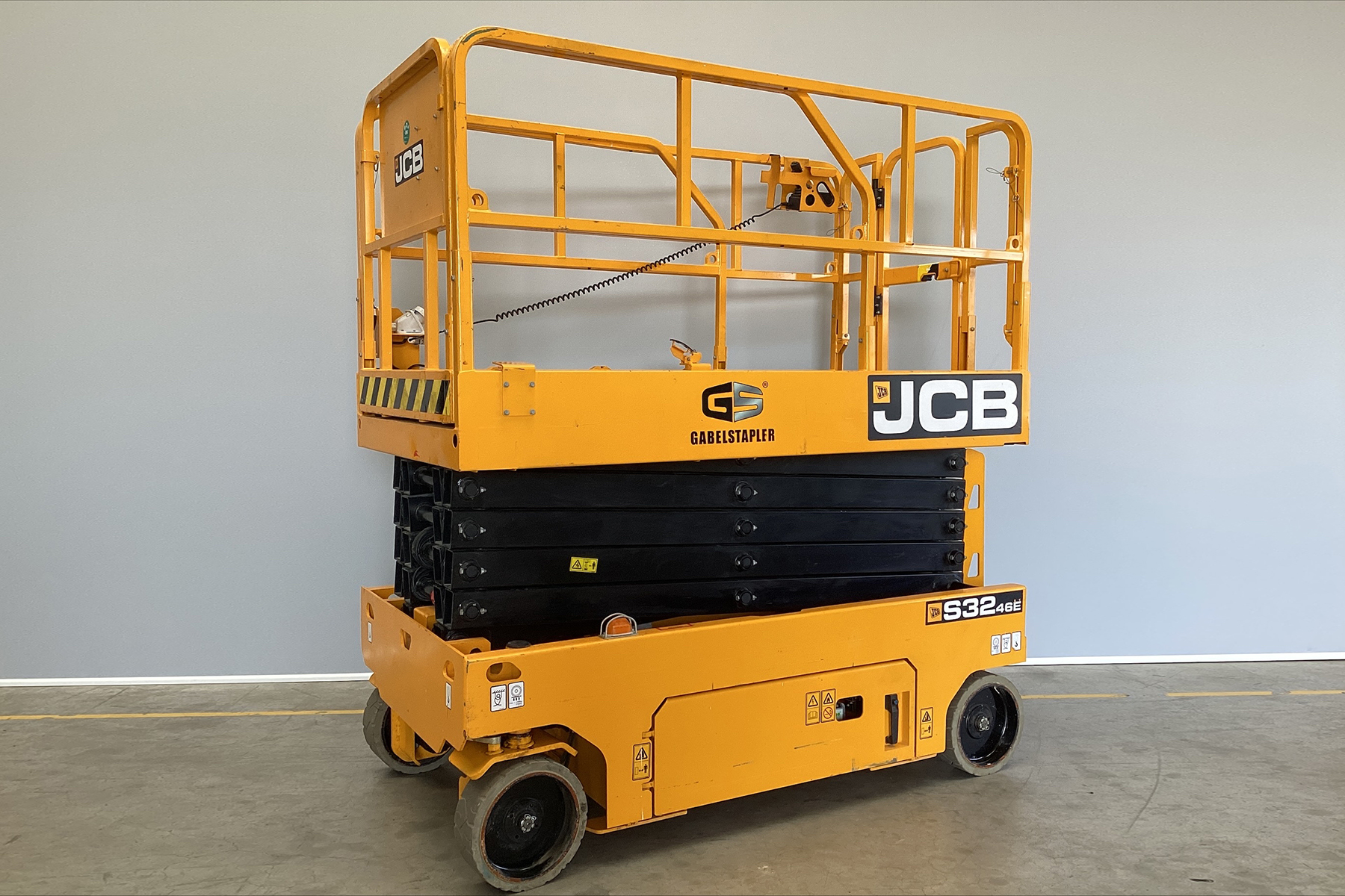 JCB-S3246E-Scherenarbeitsbhne-www.gs-gabelstapler.de