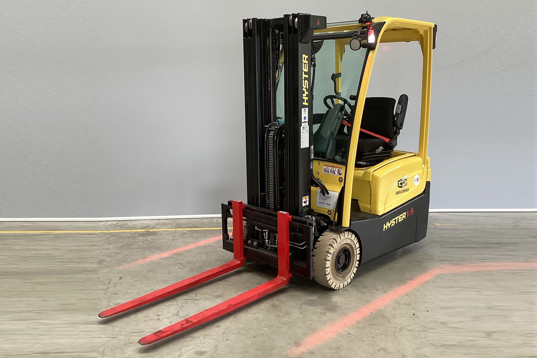 Hyster-J1.5XNT-Elektro 3 Rad-Stapler-www.gs-gabelstapler.de