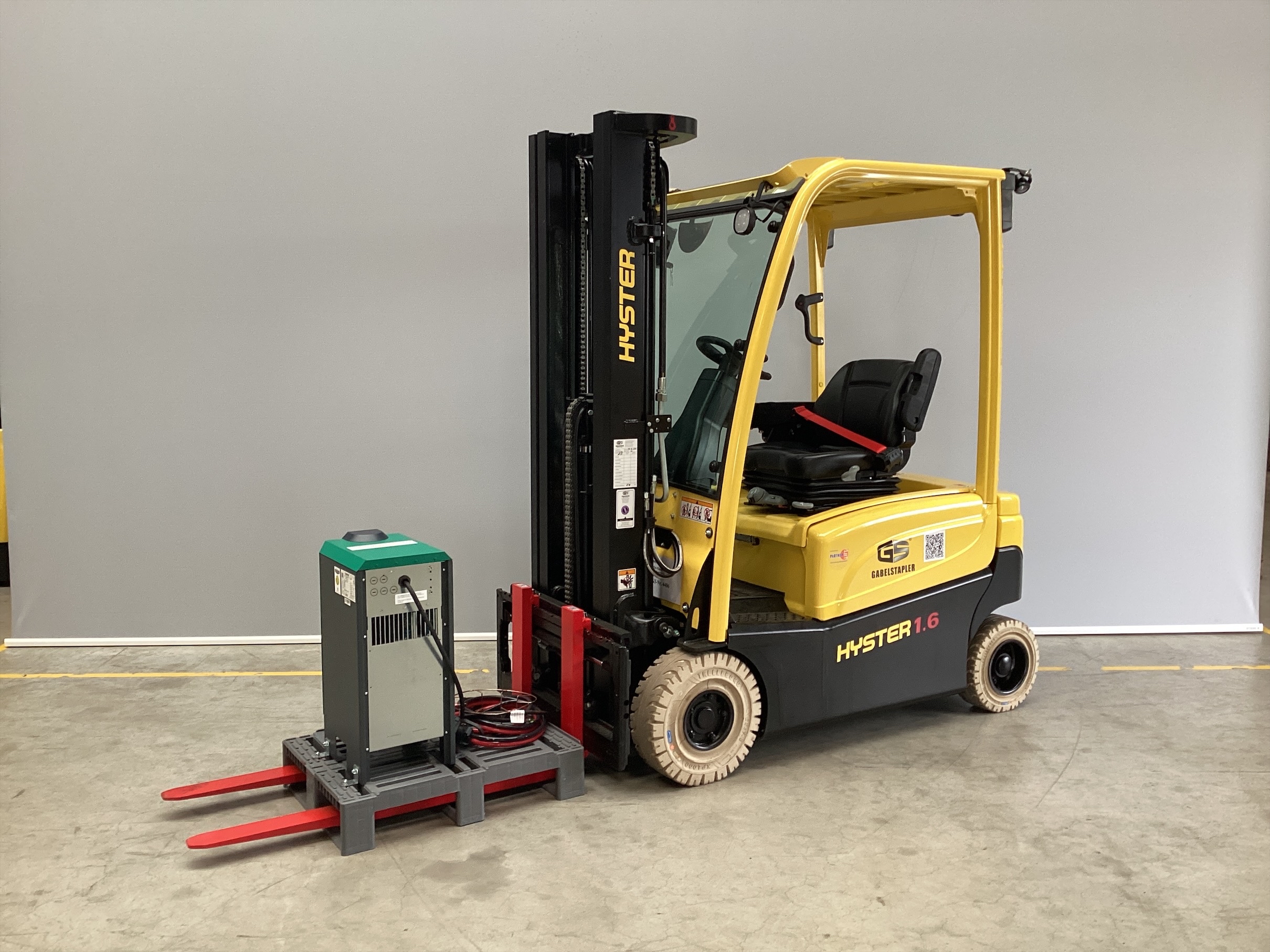 Hyster-J1.6XN/MWB-Elektro 4 Rad-Stapler-www.gs-gabelstapler.de