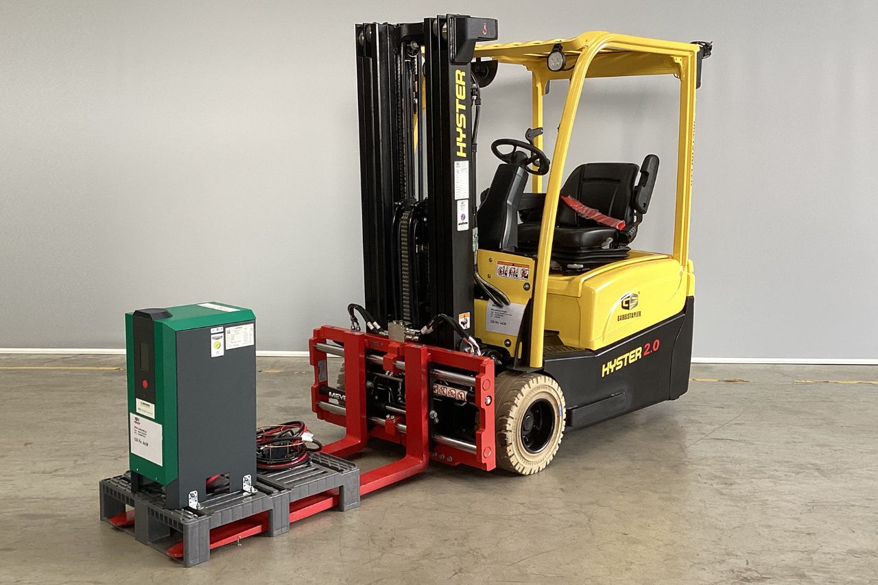 Hyster-J2.0XNT/MWB-Elektro 3 Rad-Stapler-www.gs-gabelstapler.de