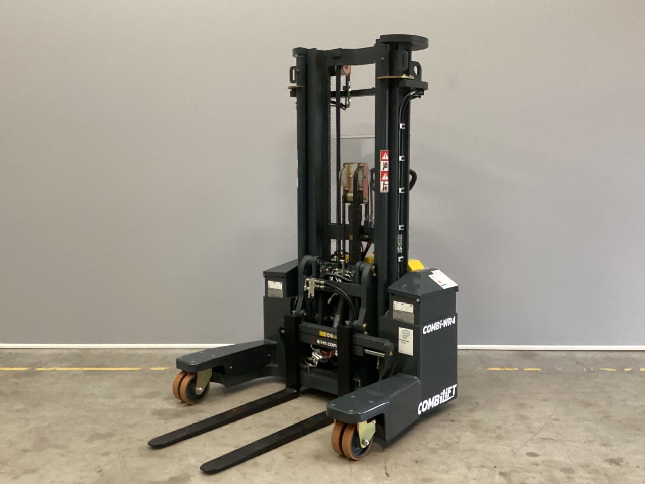 Combilift-WR4 1500-Vierwege Seitenstapler-www.gs-gabelstapler.de