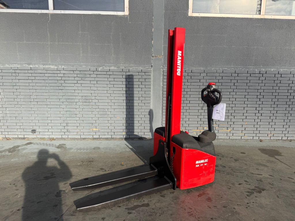 Manitou Stacky 10S16 Baujahr 2019 Stunden 227 Akku Neu Hochhubwagen www.gst-logistic.com Manitou Stacky 10S16 Baujahr 2019 Stunden 227 Akku Neu Hochhubwagen www.gst-logistic.com