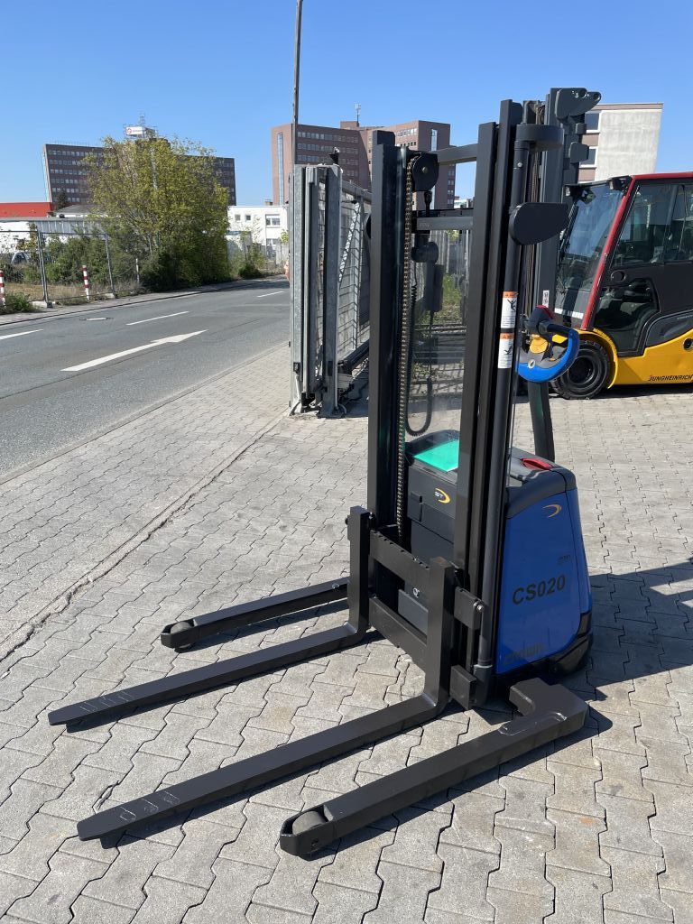 Crown ST 3000-1.0TL Baujahr 2016 HH 2,8M Akku Defekt  Hochhubwagen www.gst-logistic.com