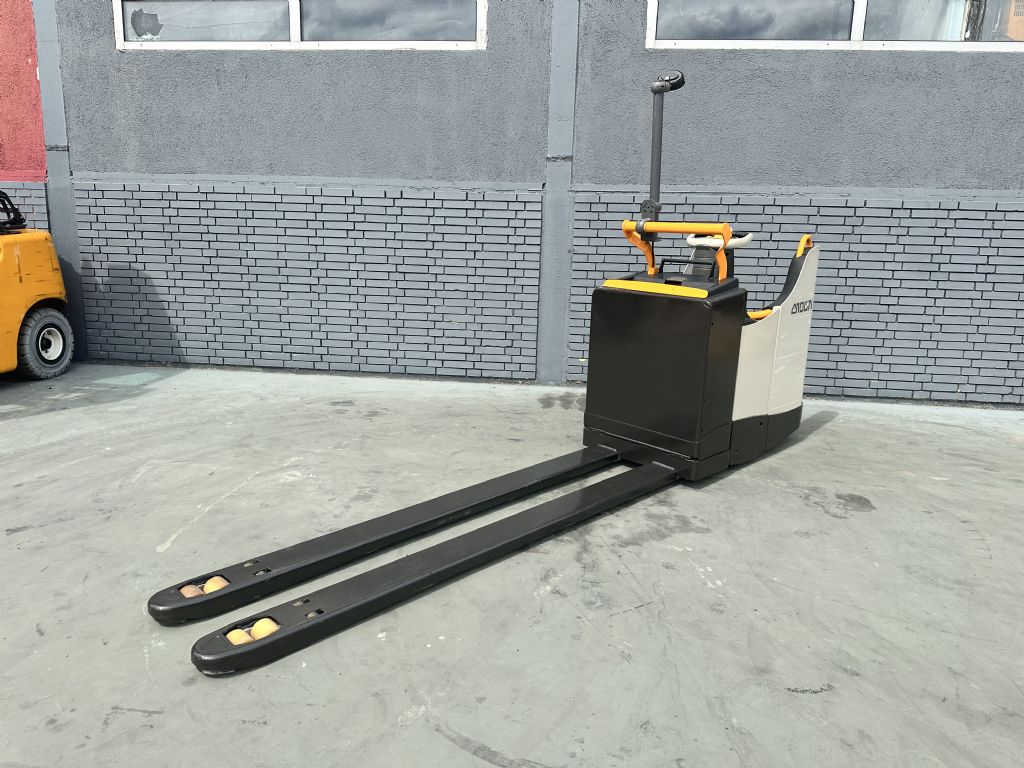 Crown WT 3040 Baujahr 2014 Stunden  Alle Reifen Neu Niederhubkommissionierer www.gst-logistic.com