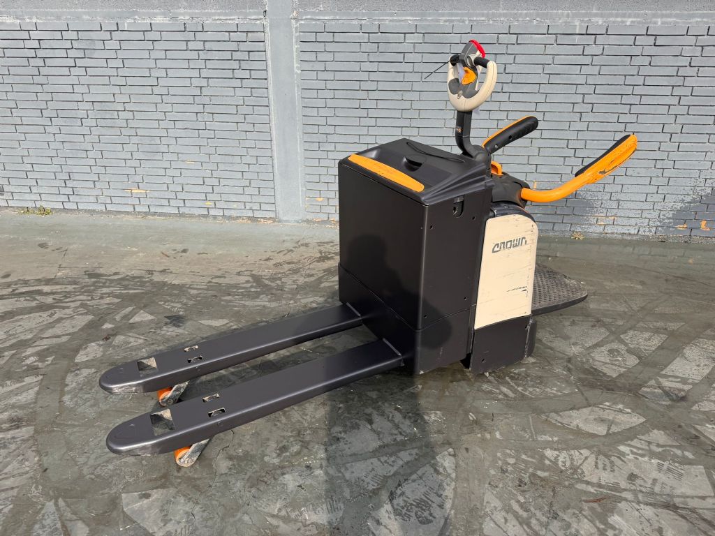 Crown WT 3040 Baujahr 2019/  Stunden 4338 Akku 2023 Hochhubwagen www.gst-logistic.com