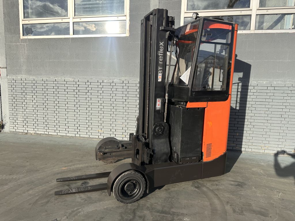 BT RRE160R Baujahr 2016/ / HH 5,3 M / Stunden 5422 Schubmaststapler www.gst-logistic.com