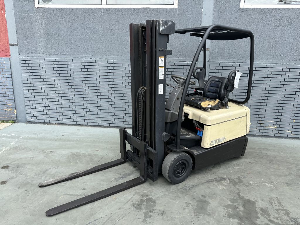 Crown SC 3016 Baujahr 1998/ Stunden 5667 HH 4,3M Elektro 3 Rad-Stapler www.gst-logistic.com