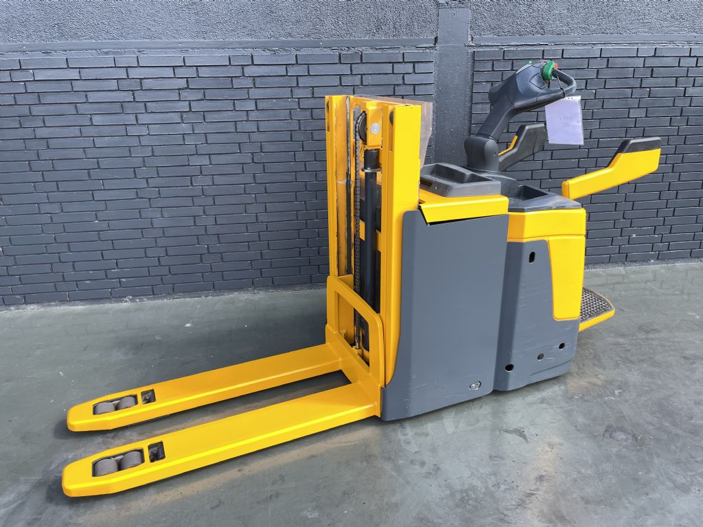 Jungheinrich ERD 220 Baujahr 2010HH 1660  Stunden 10213 Akku 2017 Hochhubwagen www.gst-logistic.com