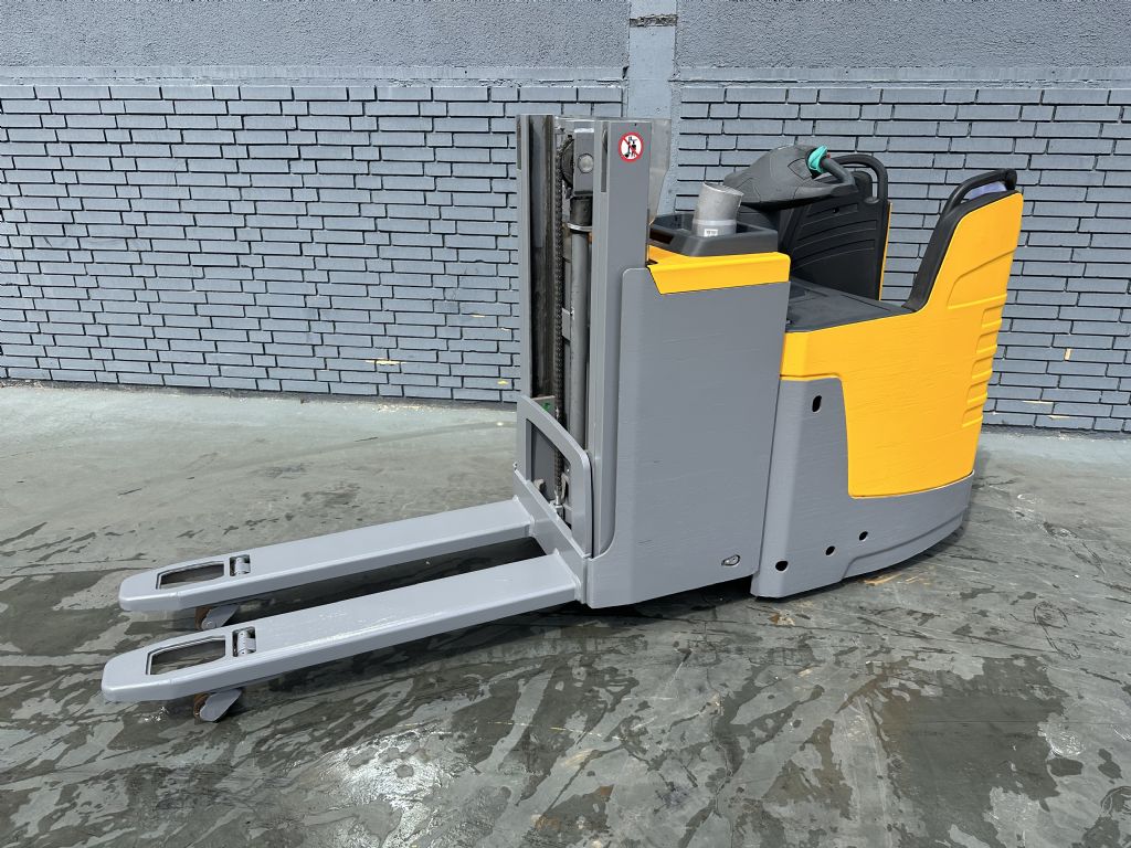 Jungheinrich ERD 220 Baujahr 2017/HH 1660/Akku 2017 / Initialhub Hochhubwagen www.gst-logistic.com Jungheinrich ERD 220 Baujahr 2017/HH 1660/Akku 2017 / Initialhub Hochhubwagen www.gst-logistic.com