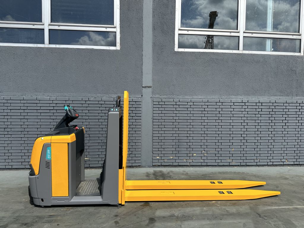 Jungheinrich ECE 320 Baujahr 2017 / Stunden 3672 / Top Zustand Niederhubkommissionierer www.gst-logistic.com Jungheinrich ECE 320 Baujahr 2017 / Stunden 3672 / Top Zustand Niederhubkommissionierer www.gst-logistic.com