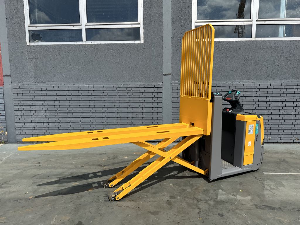 Jungheinrich ECE 320 Baujahr 2017 / Stunden 3672 / Top Zustand Niederhubkommissionierer www.gst-logistic.com Jungheinrich ECE 320 Baujahr 2017 / Stunden 3672 / Top Zustand Niederhubkommissionierer www.gst-logistic.com