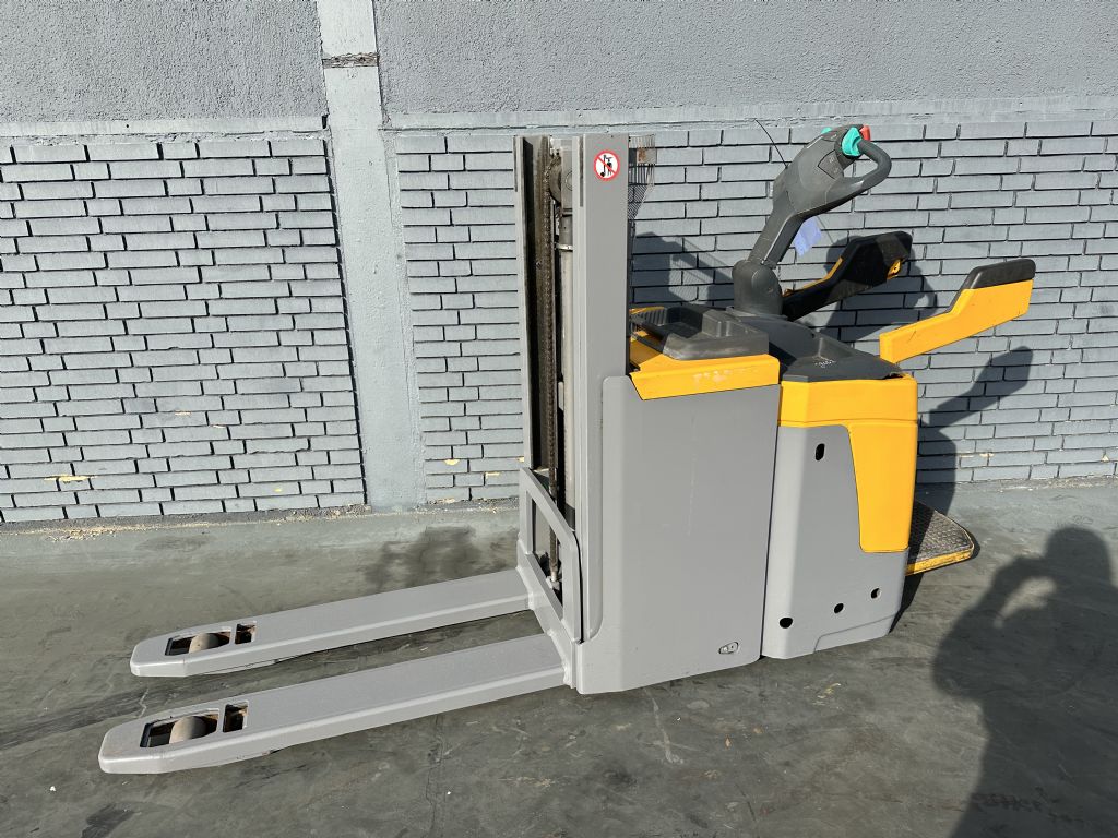 Jungheinrich ERD 220 Baujahr 2017 HH 2,1M Stunden 5768 Hochhubwagen www.gst-logistic.com