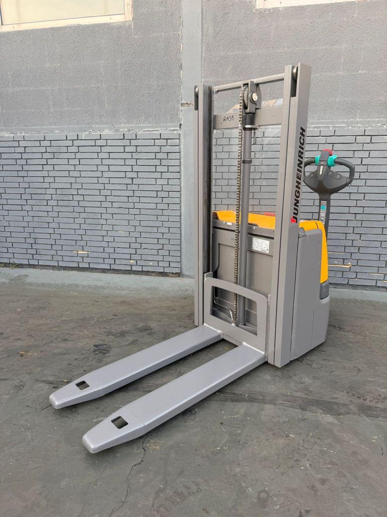 Jungheinrich EJC 110 Baujahr 2018 HH 2,5 /Std.2244Ladeger�t Integriert Hochhubwagen www.gst-logistic.com