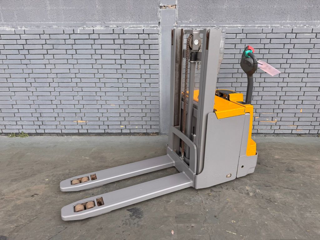 Jungheinrich EJD 220 Baujahr 2019 Stunden 5122 Akku 2021 High Lift stacker www.gst-logistic.com