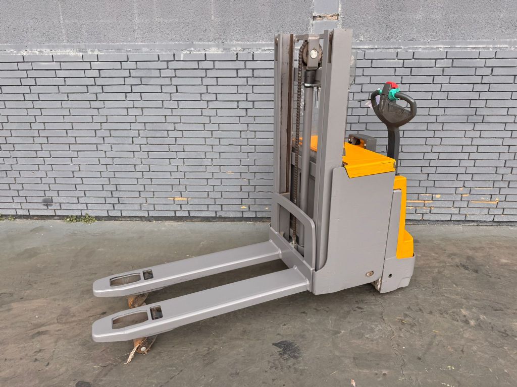 Jungheinrich EJD 220 Baujahr 2019 Stunden 4275 HH 2,1M High Lift stacker www.gst-logistic.com