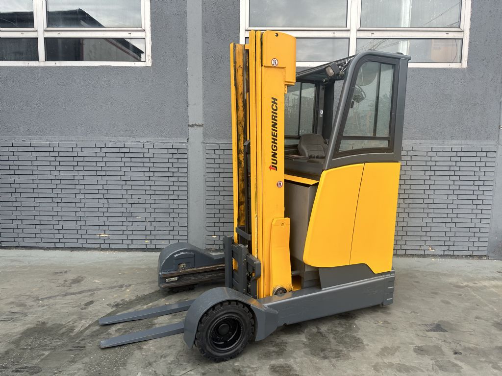 Jungheinrich ETV C 16 Baujahr 2006/ / HH 5,3 M Akku 2016 / Stunden 21273 Schubmaststapler www.gst-logistic.com