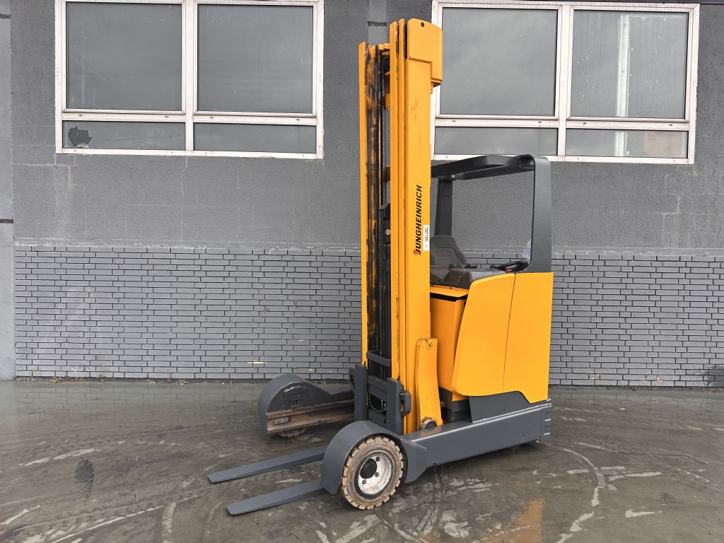 Jungheinrich ETV C 20 Baujahr 2007/ / HH 7,4 M Akku 2018 / Stunden 9774 Schubmaststapler www.gst-logistic.com