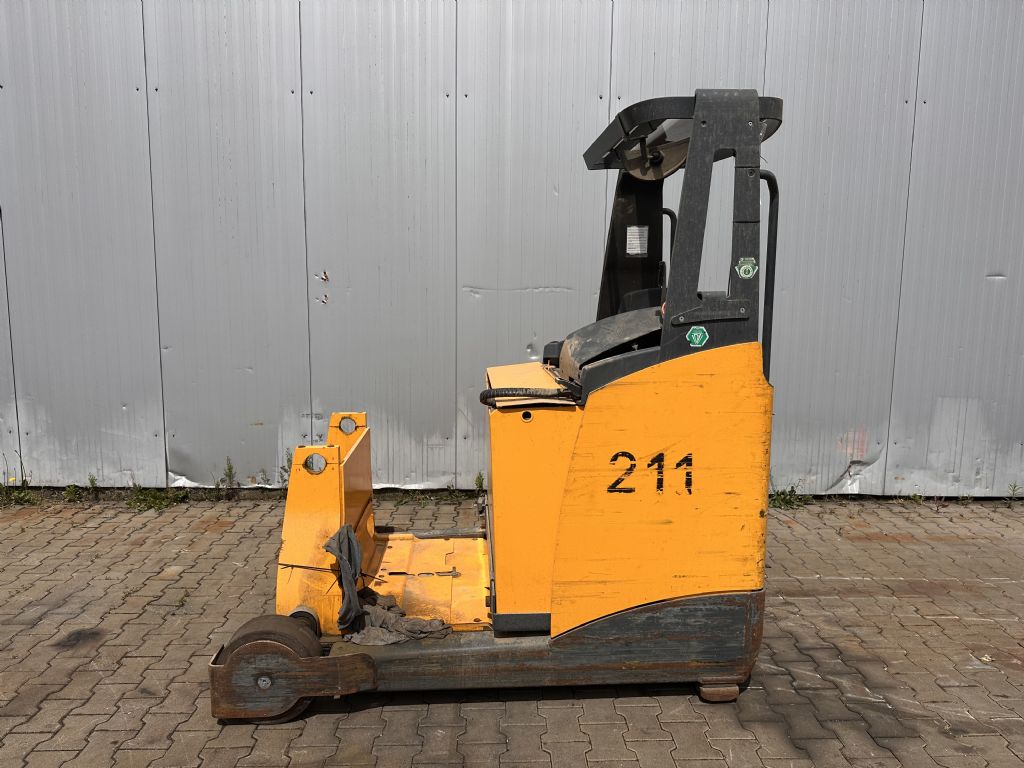 Jungheinrich ETV 325 Baujahr 2012 / HH 7,40M Defekt/ Ersatzteilträger Schubmaststapler www.gst-logistic.com